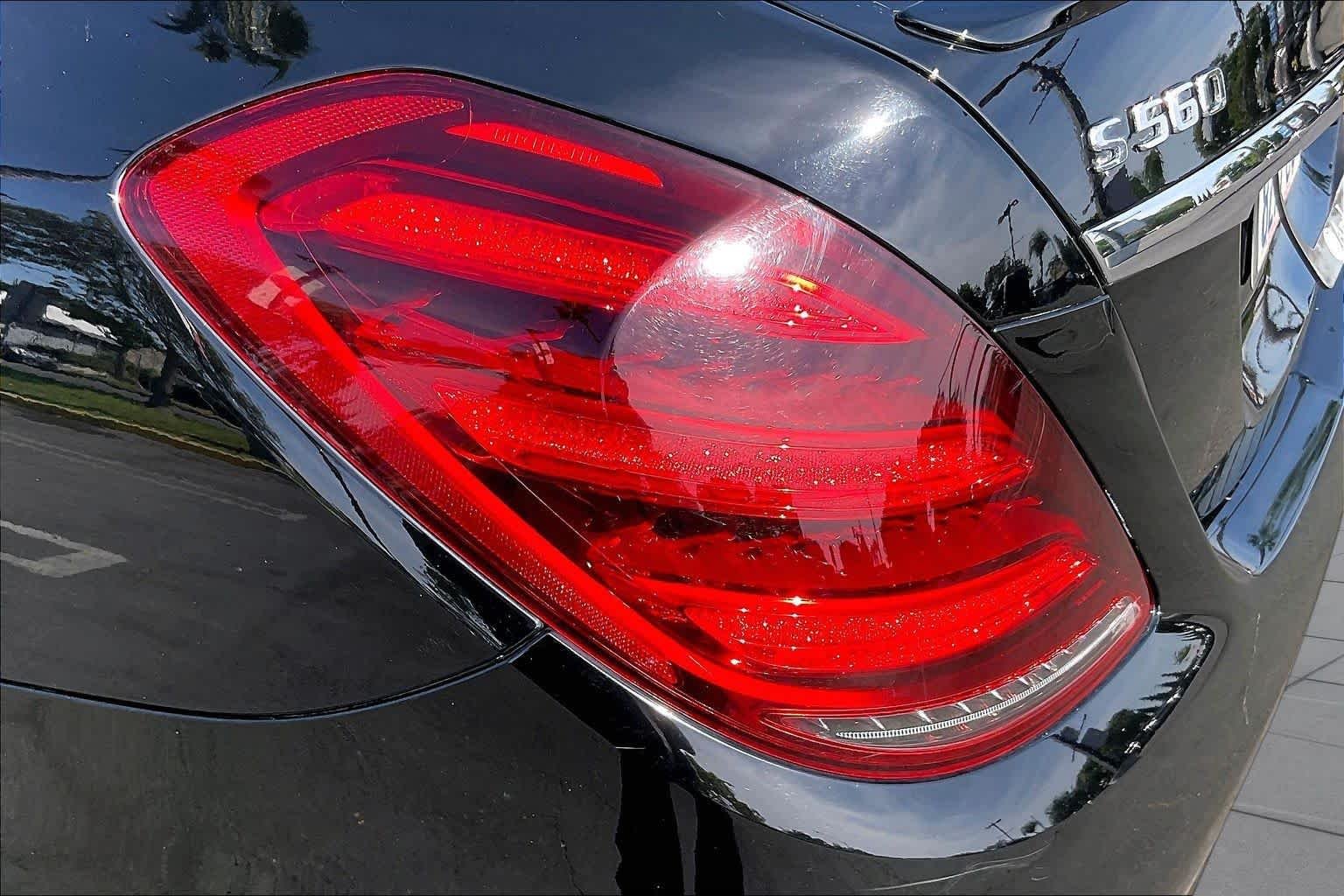 Used 2018 Black Mercedes-Benz S 560 image 28