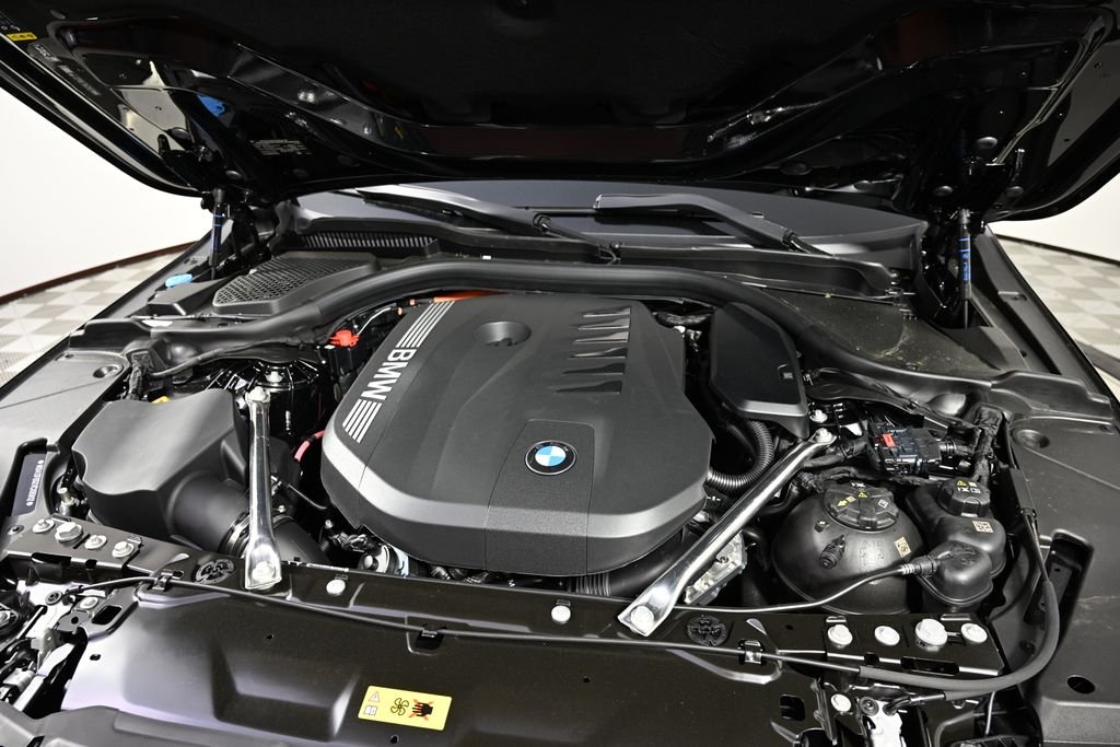 New 2027 Black Sapphire Metallic BMW 550e xDrive image 27