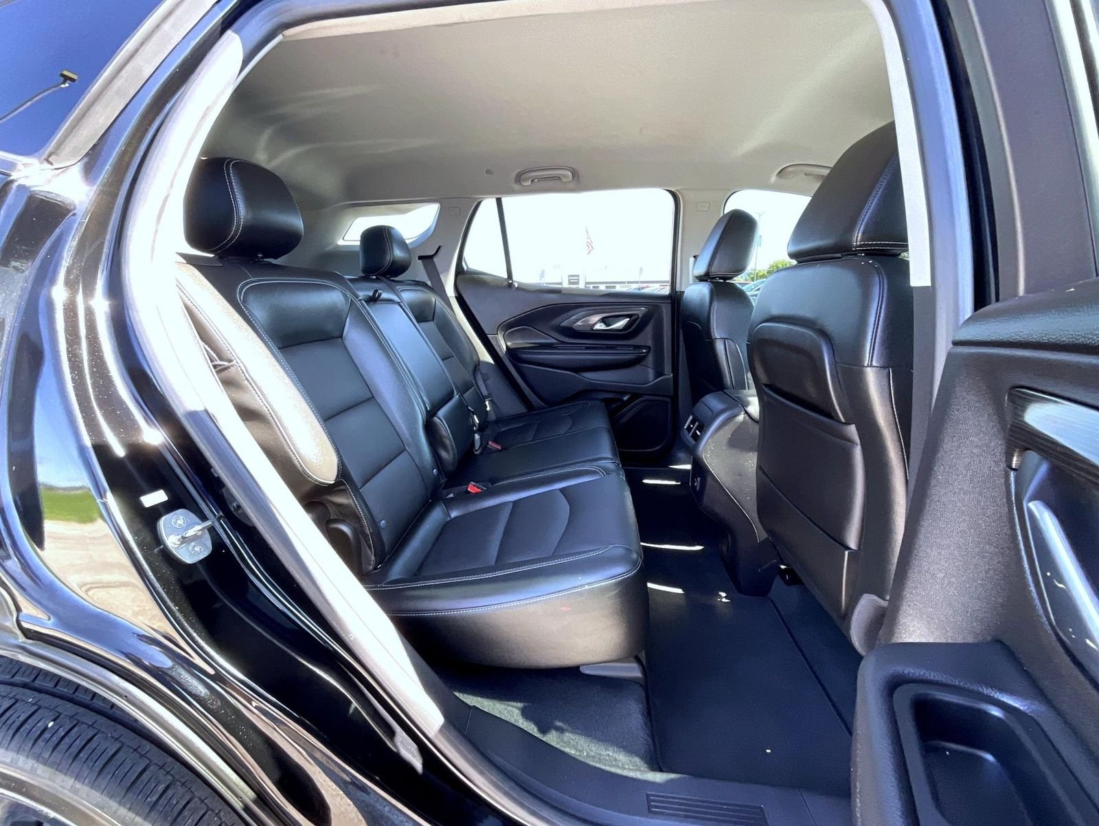 Used 2024 Black GMC SLT image 18