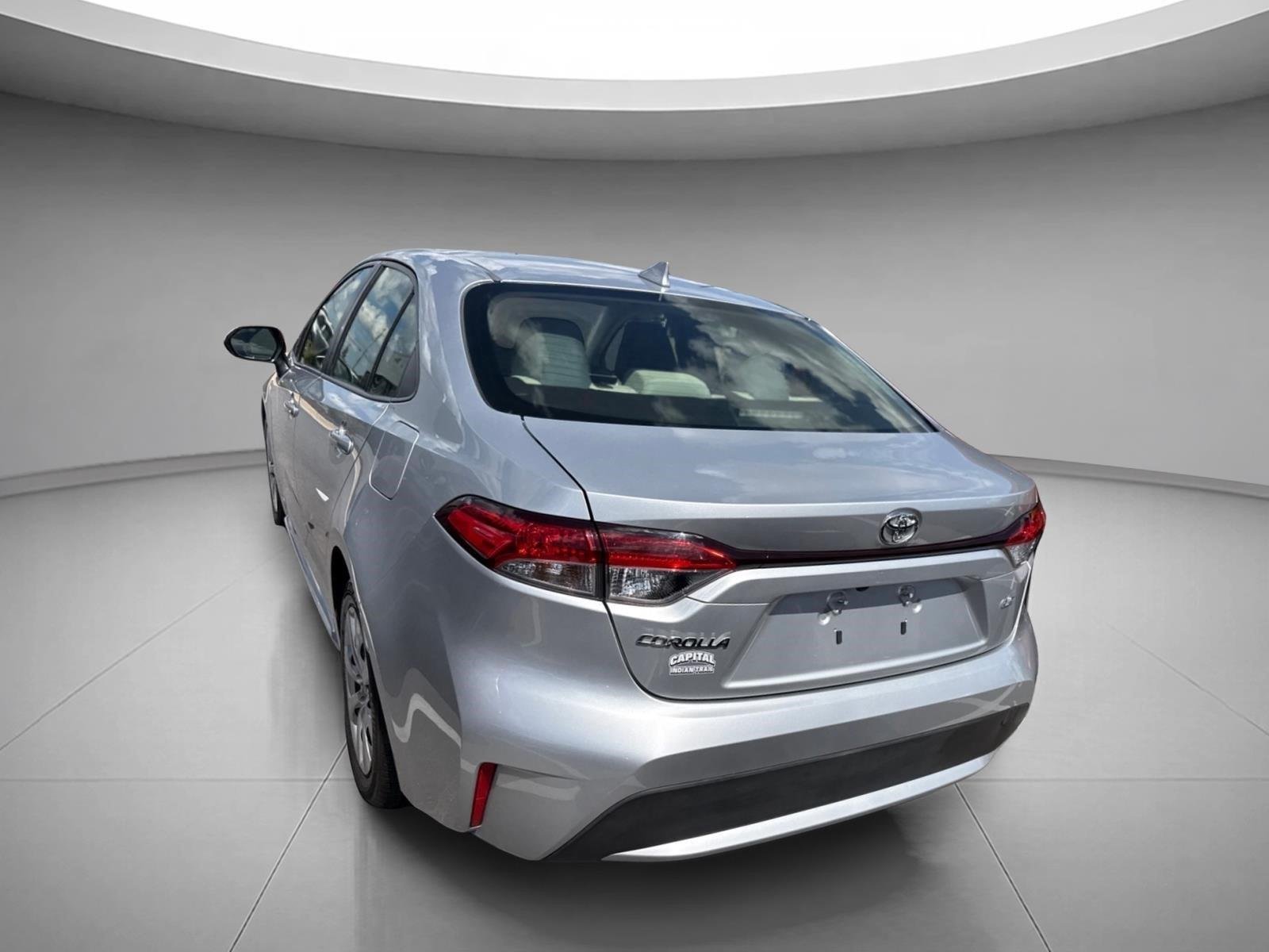 Used 2020 Classic Silver Metallic Toyota LE image 10