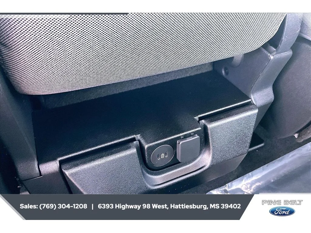 New 2026 Oxford White Ford F-350® XL image 25
