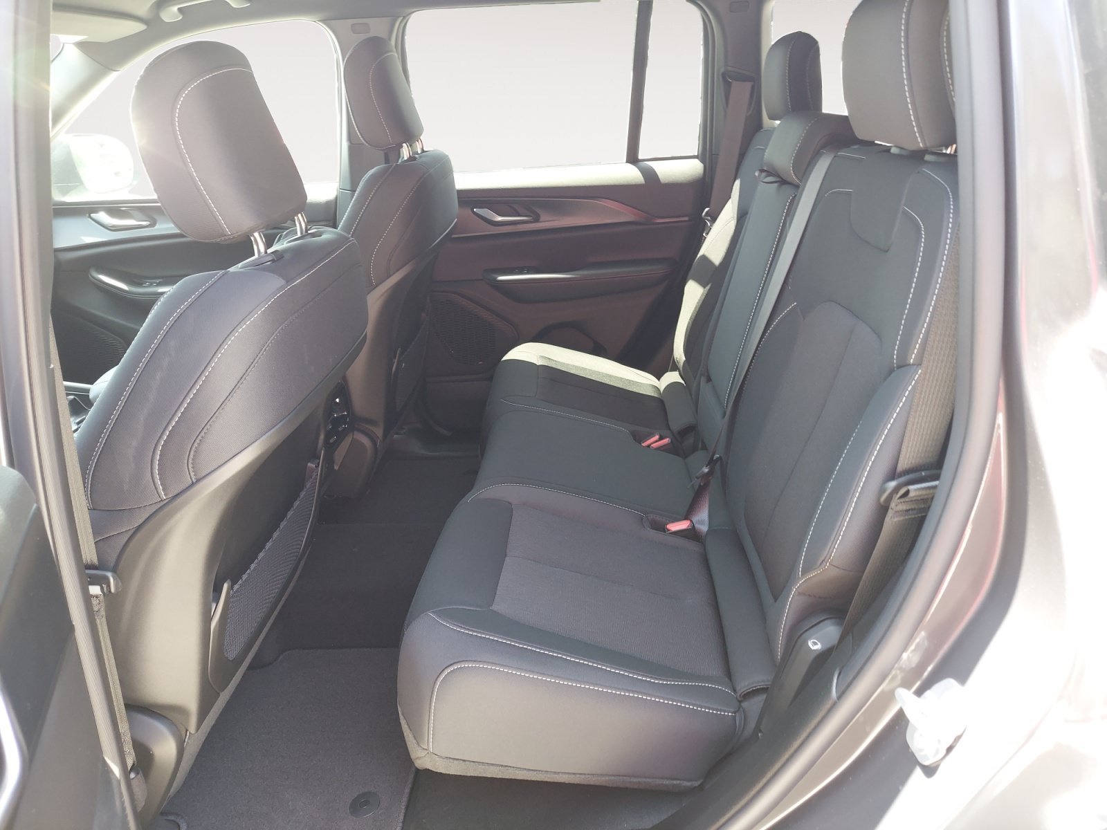 New 2026 Baltic Gray Metallic Clearcoat Jeep Laredo image 22