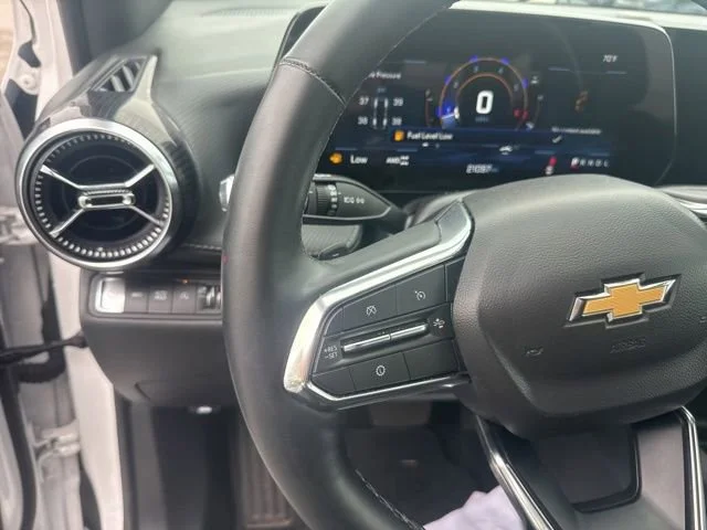 2025 Chevrolet Equinox LT - Photo 17