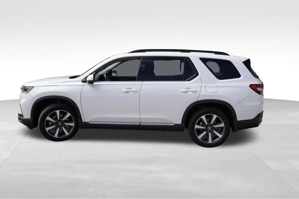 Used 2023 Platinum White Pearl Honda Touring image 9