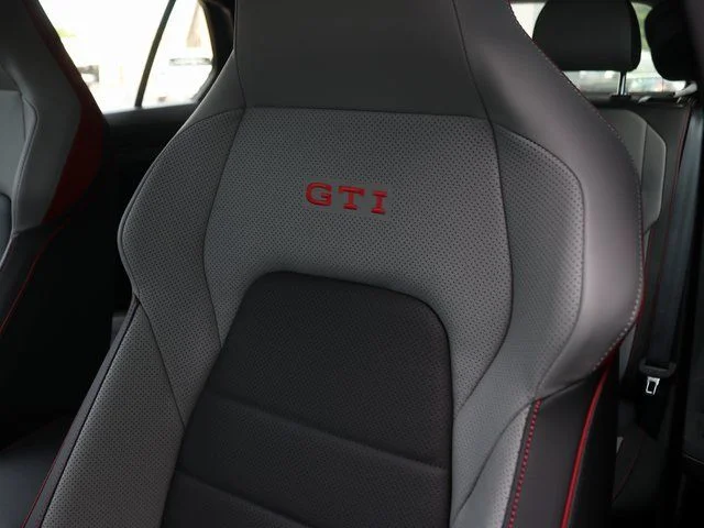 2025 Volkswagen Golf GTI Autobahn - Photo 8