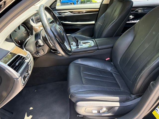 Used 2019 Black BMW 740i image 9