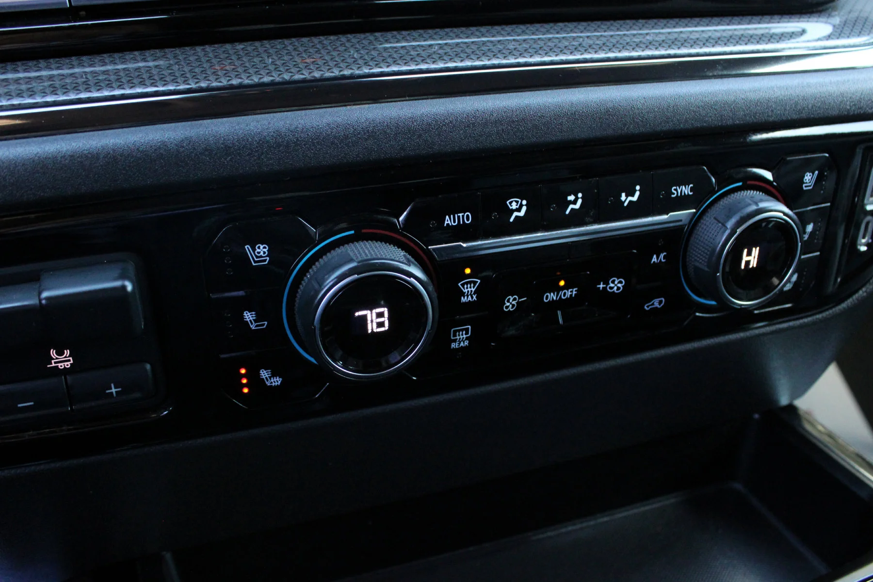 2023 Chevrolet Silverado 1500 ZR2 - Photo 14