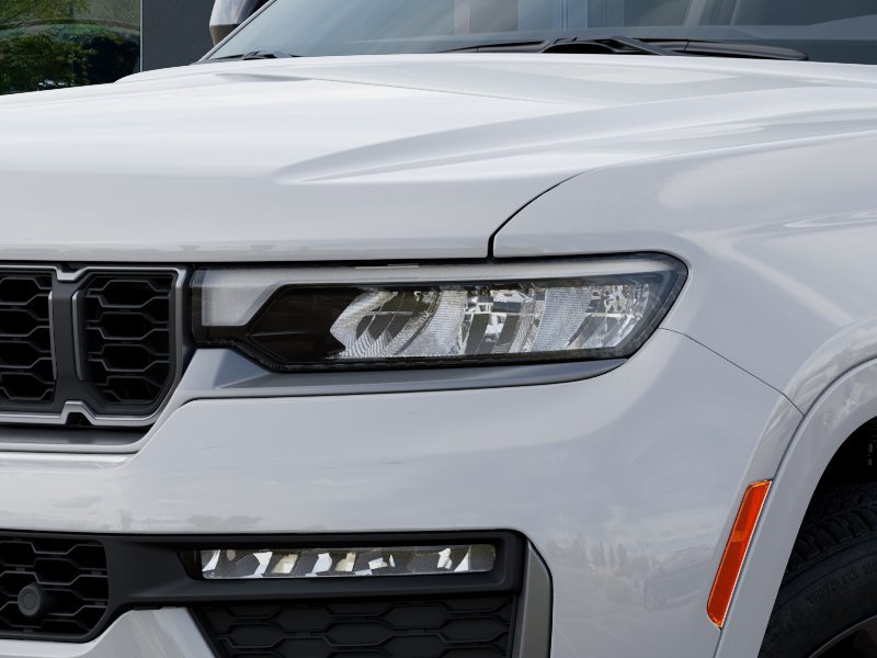 New 2026 Bright White Clear-Coat Exterior Paint Jeep Limited Reserve image 36