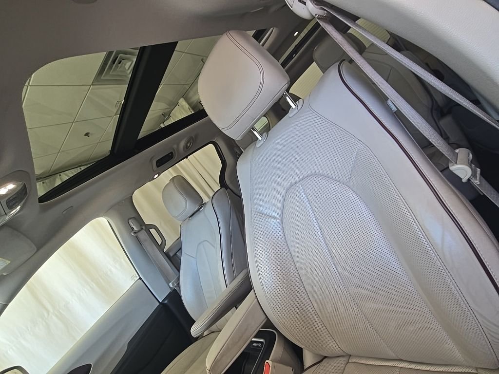 Used 2017 Molten Silver Chrysler Limited image 13