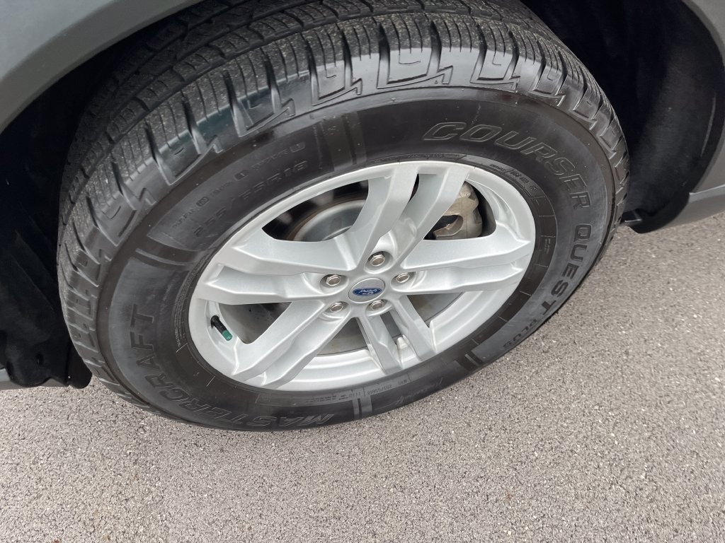 Used 2021 Blue Ford XLT image 9