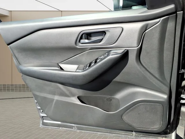 Used 2024 Gray Nissan S image 23