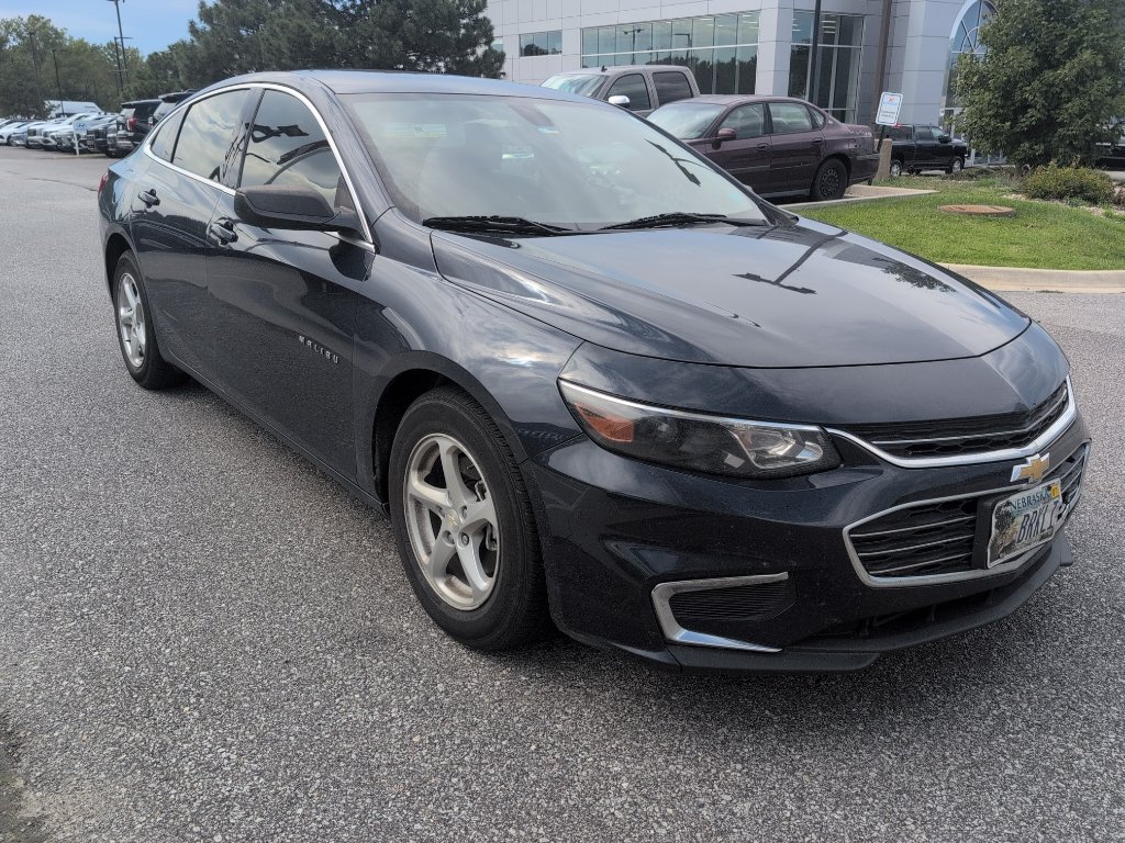 Used 2018 Blue Velvet Metallic Chevrolet LS image 5