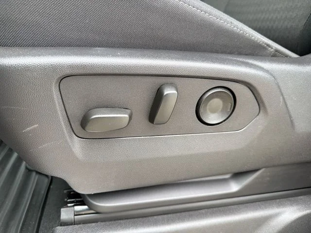Used 2025 White Chevrolet LT image 14