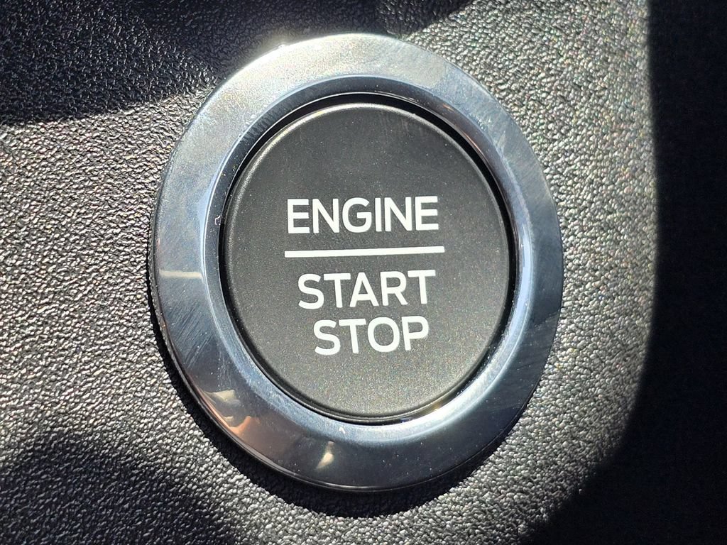 New 2026 Oxford White Ford XLT image 11