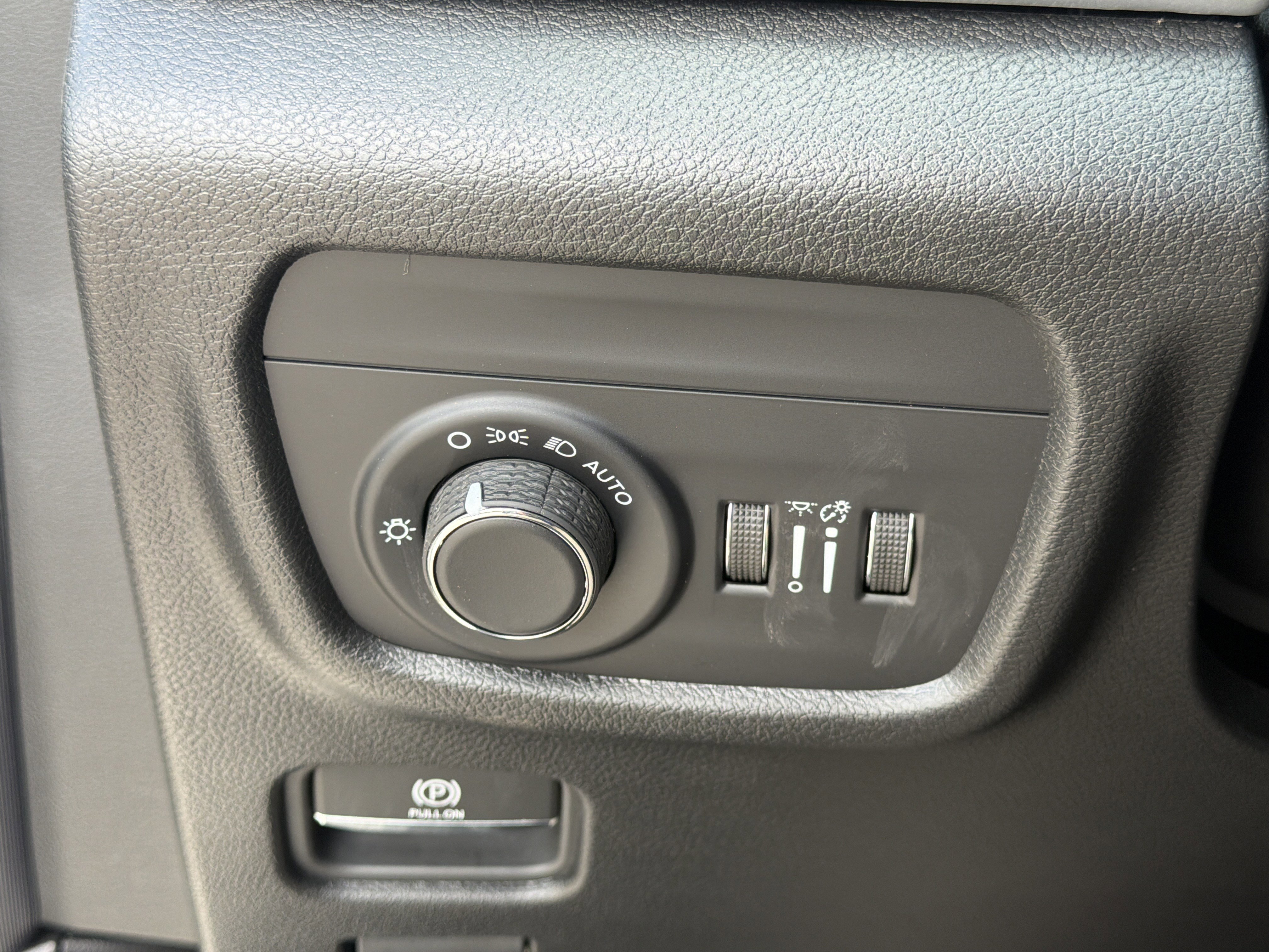 New 2026 Silver Zynith Jeep Laredo image 37