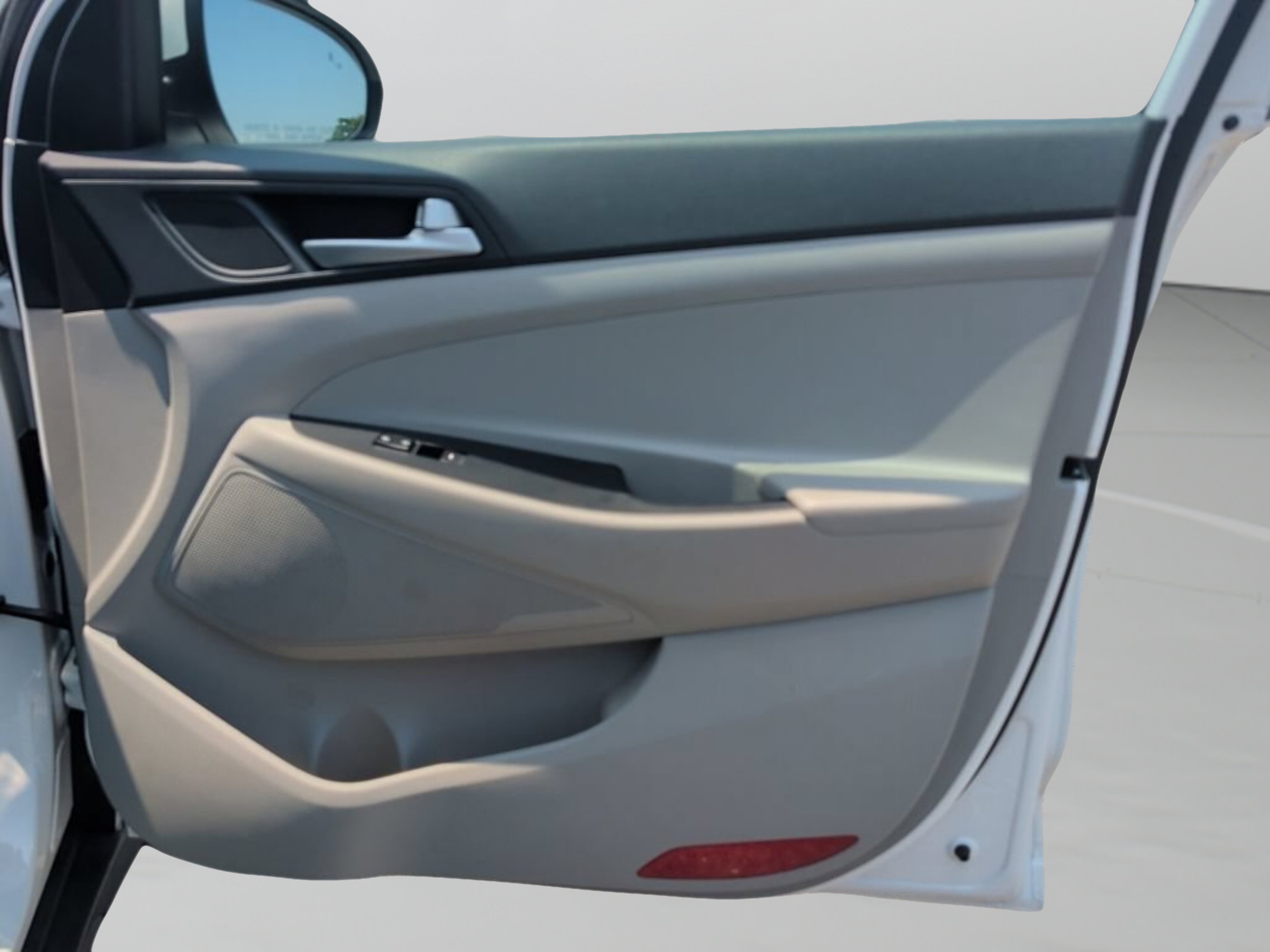 Used 2020 Winter White Hyundai Value image 38