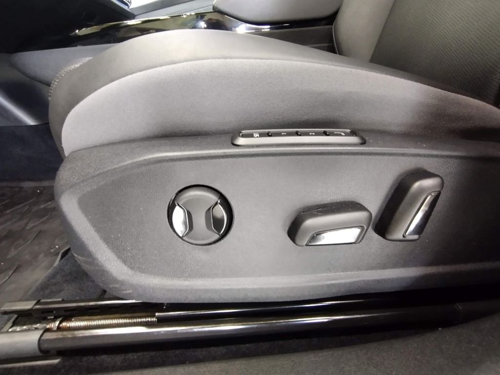 Used 2023 Black Volkswagen Pro S image 20
