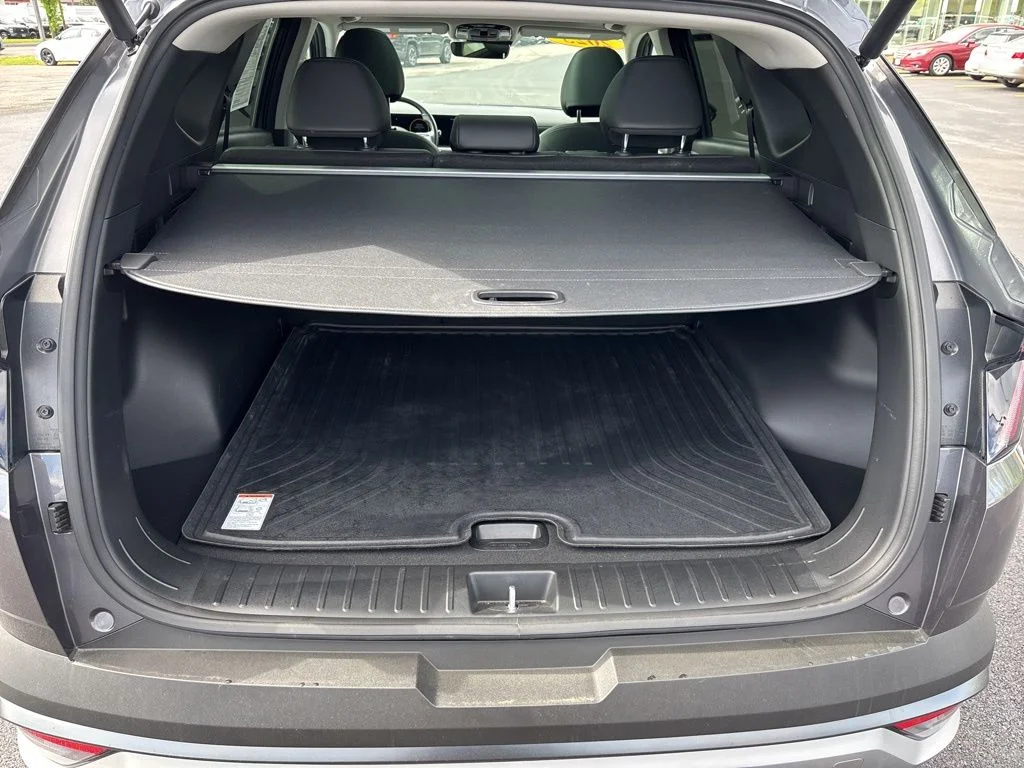 Used 2025 Gray Hyundai SEL Convenience image 29