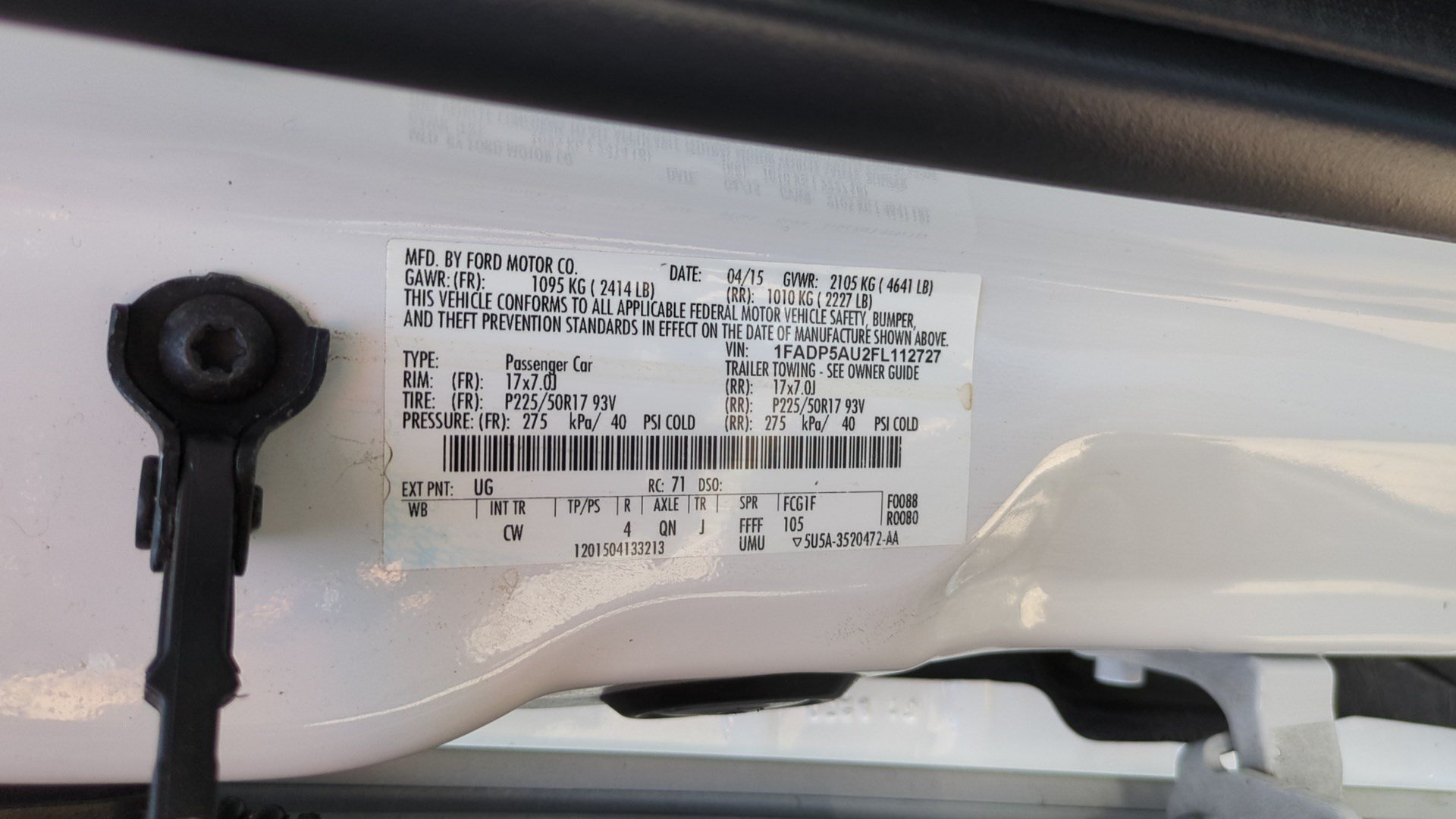 Used 2015 White Platinum Clearcoat Metallic Ford SE image 31
