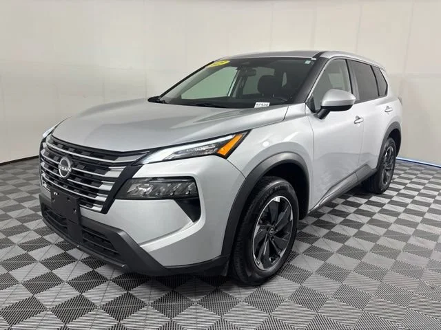 Used 2025 Silver Nissan SV image 33