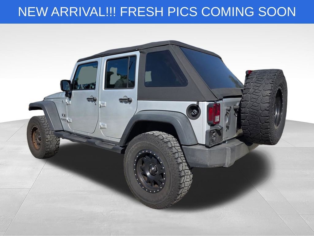 Used 2009 Silver Jeep X image 5
