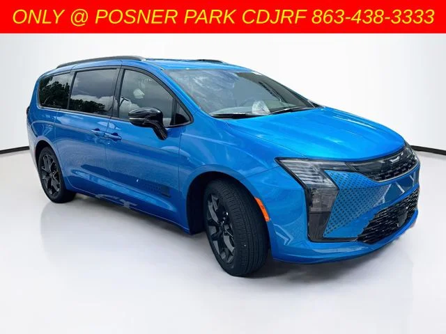 New 2027 Hydro Blue Pearl-Coat Exterior Paint Chrysler Select image 3