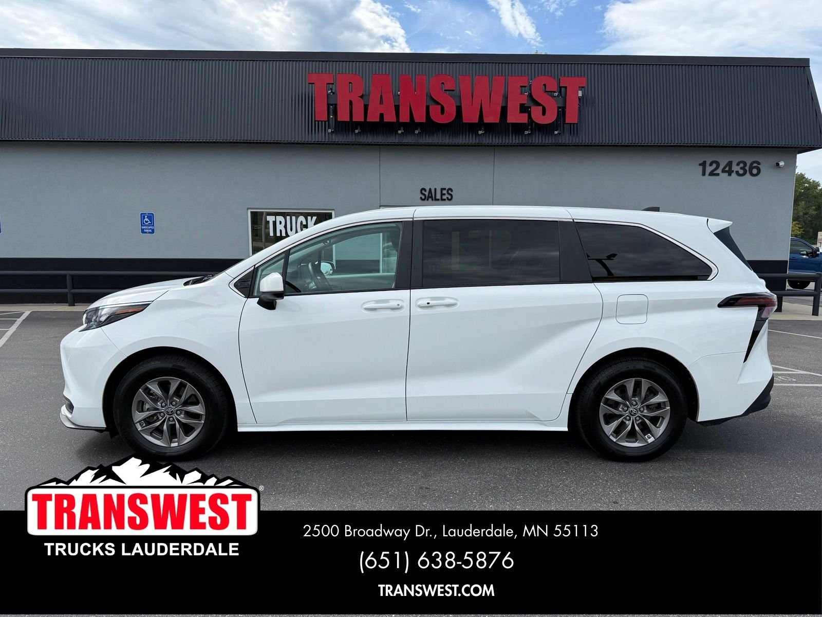 Used 2024 Toyota Sienna LE with VIN 5TDKSKFC3RS118375 for sale in Minneapolis, Minnesota