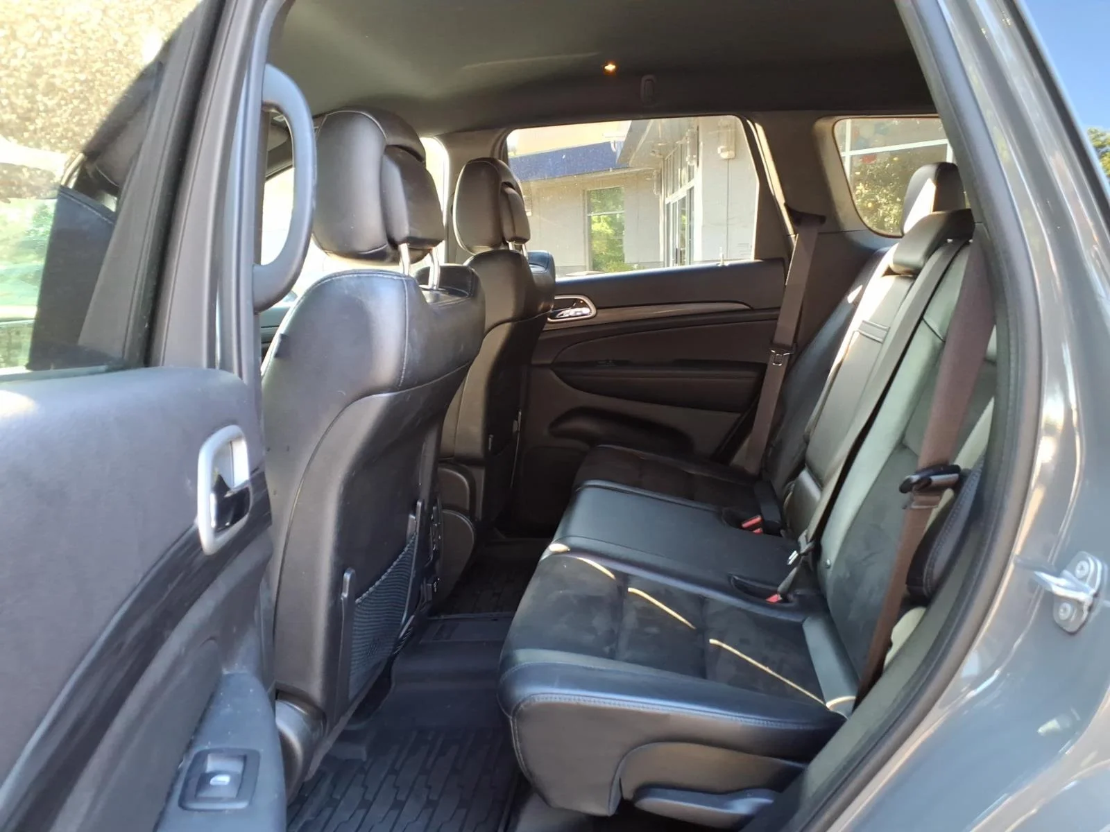 Used 2021 Granite Crystal Metallic Clear Coat Jeep Laredo X image 8