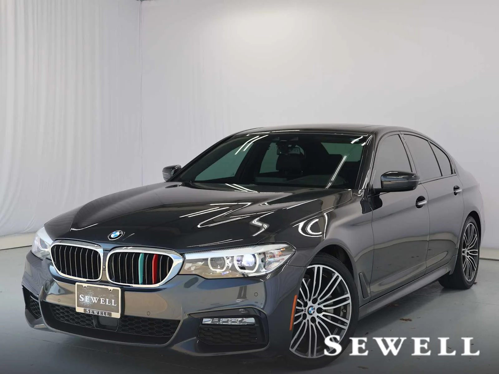 2018 BMW 5 Series 540i xDrive Sedan's photo