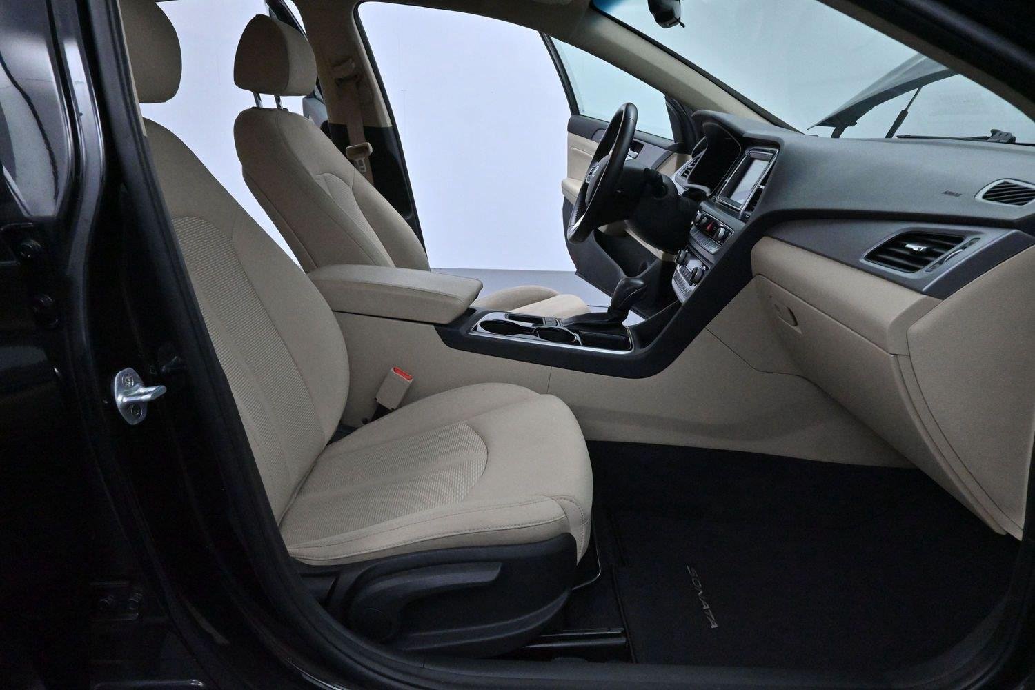 Used 2019 Phantom Black Hyundai SEL image 29