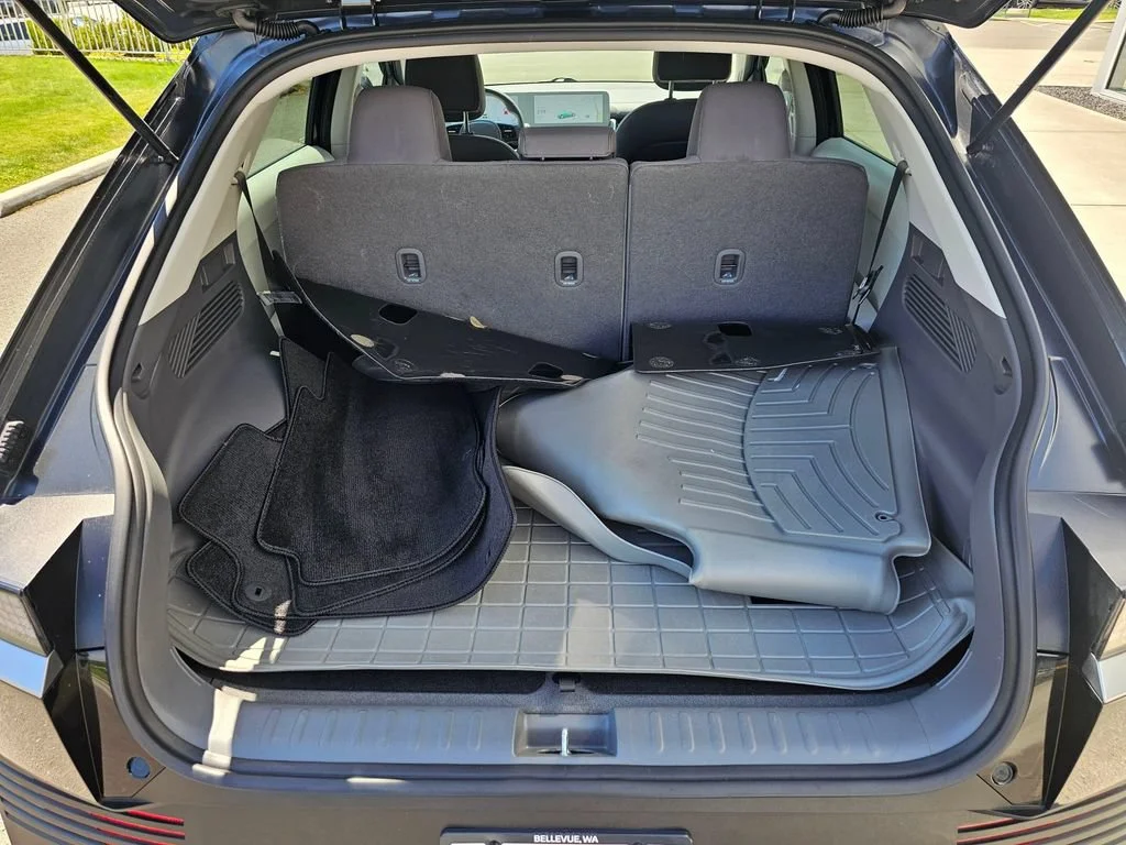 Used 2022  Hyundai SE image 13