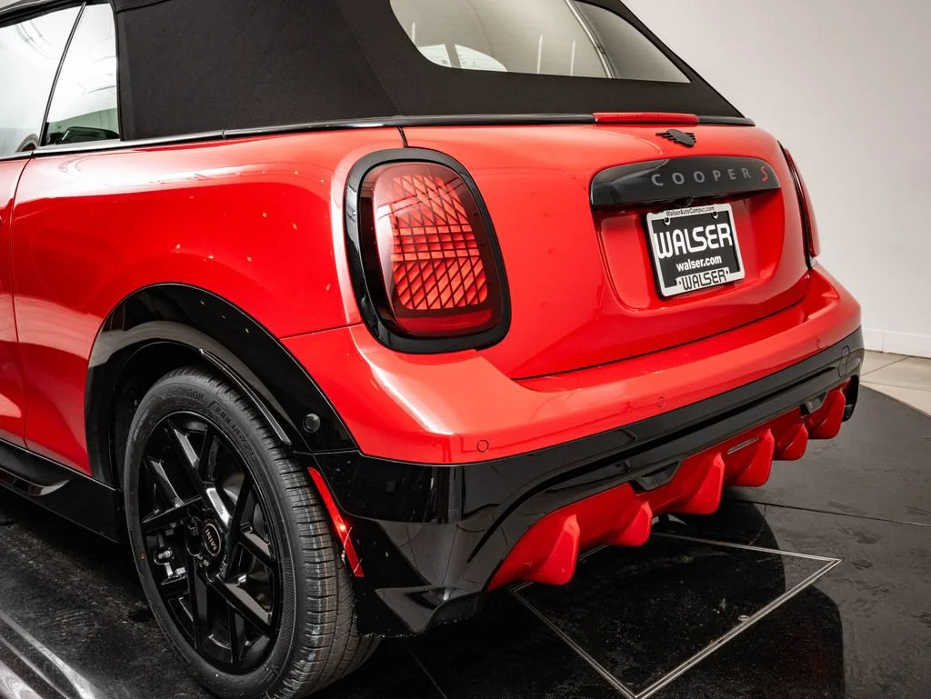 New 2026 Chili Red MINI Iconic image 19