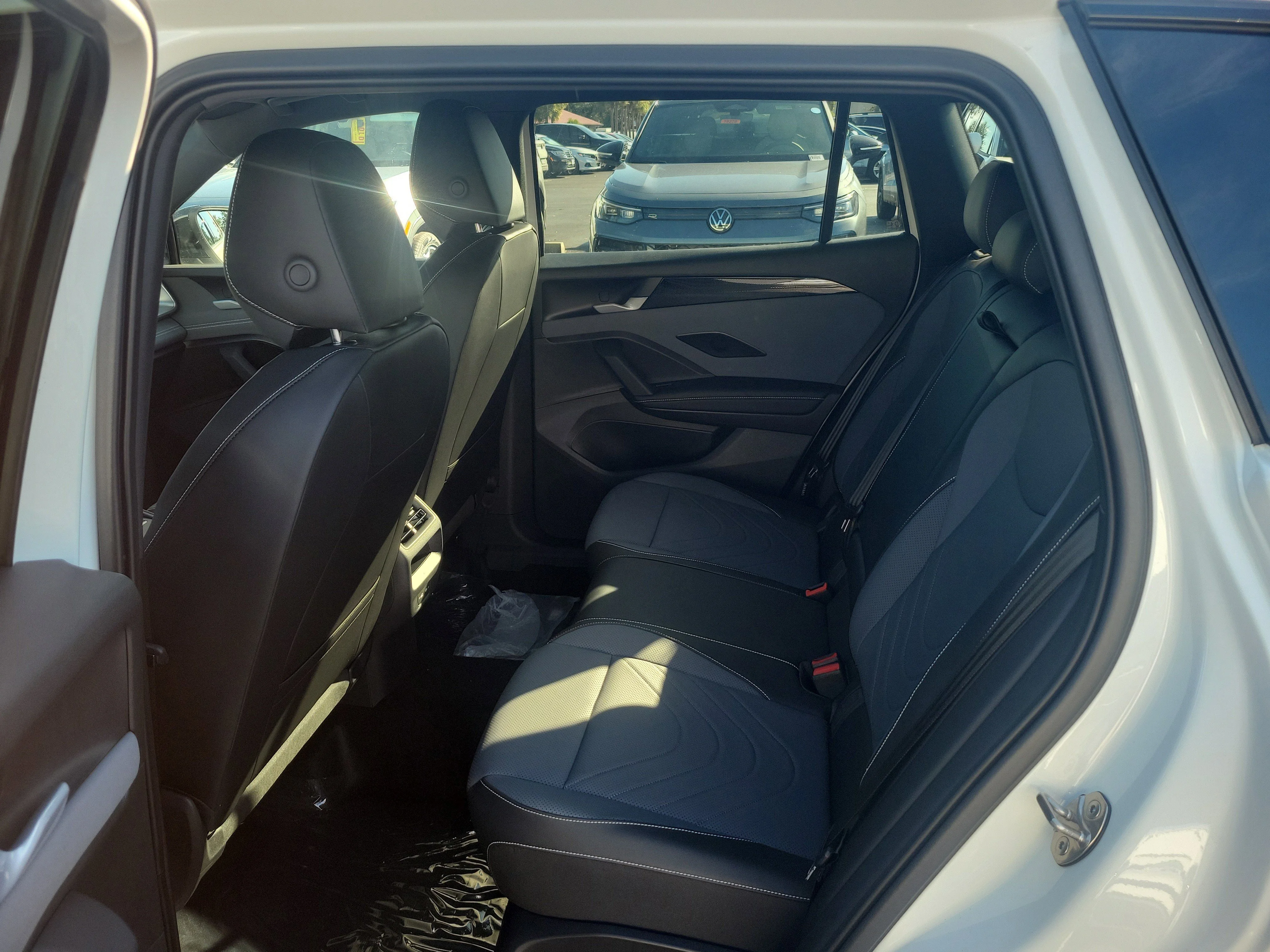 2026 Volkswagen Tiguan SE R-LINE BLACK - Photo 17