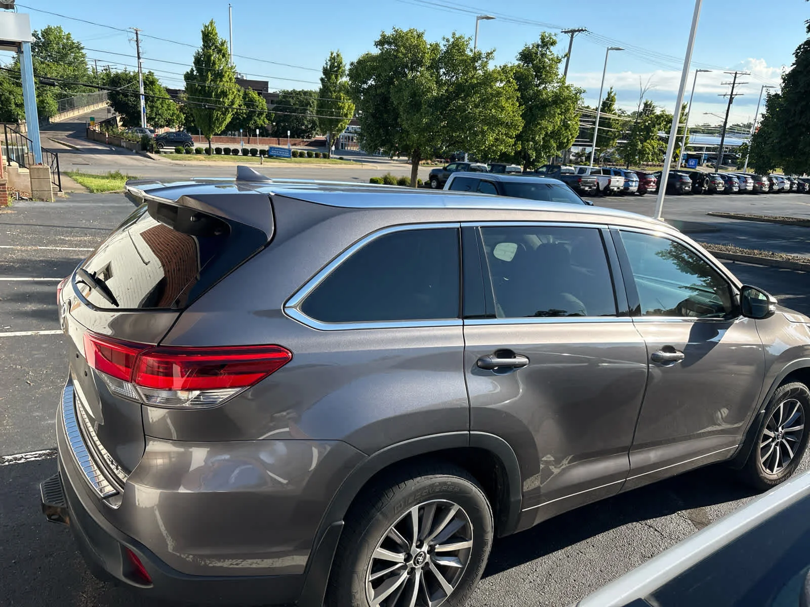 Used 2018 Predawn Gray Mica Toyota SE image 9