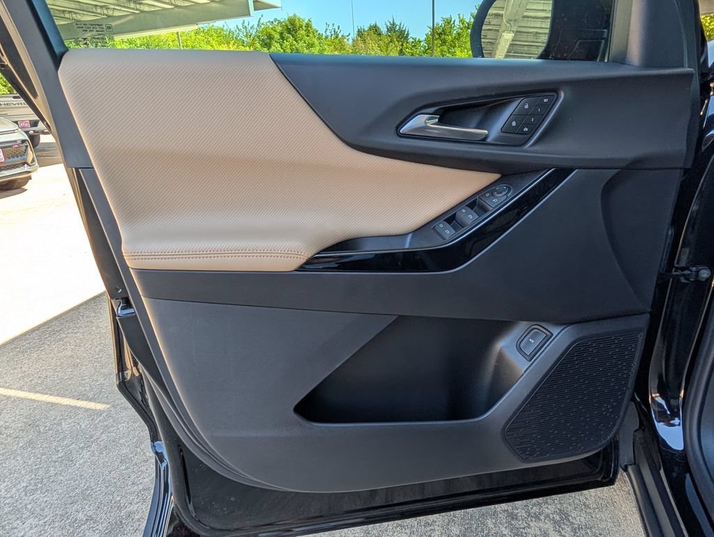 New 2027 Mosaic Black Metallic Chevrolet ACTIV image 12