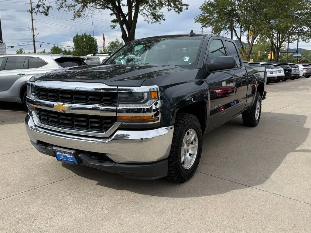 Used 2018 Graphite Metallic Chevrolet LT image 8