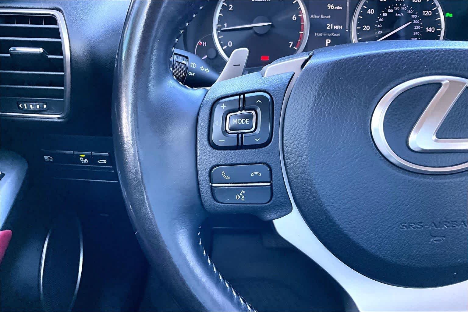 Used 2020 Eminent White Pearl Lexus  image 22
