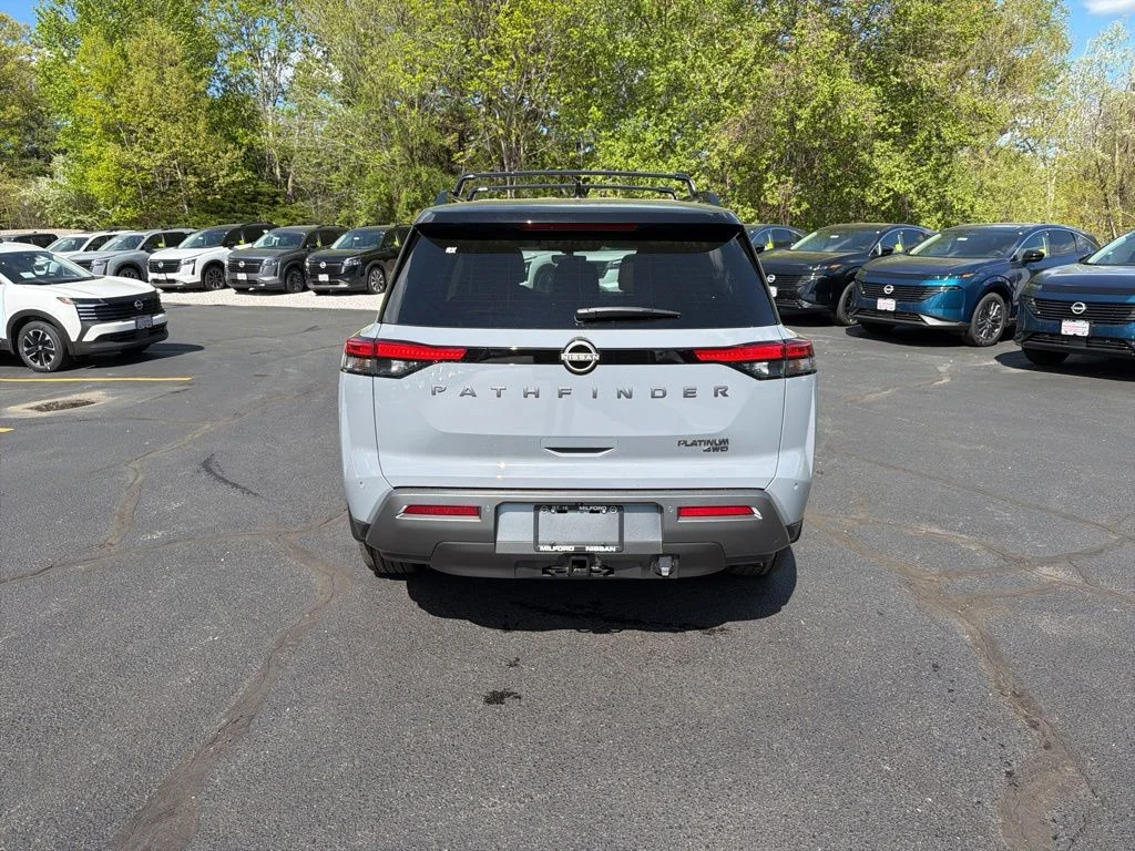 New 2026 Boulder Gray Pearl / Super Black Two-tone Nissan Platinum image 11