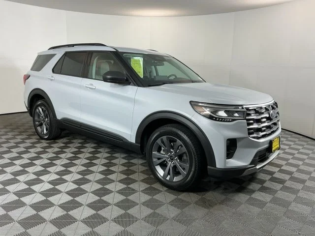 New 2026 Space White Metallic Ford Active image 3