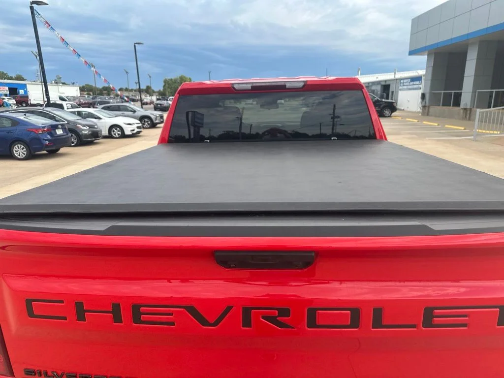 Used 2022 Red Chevrolet Custom image 27