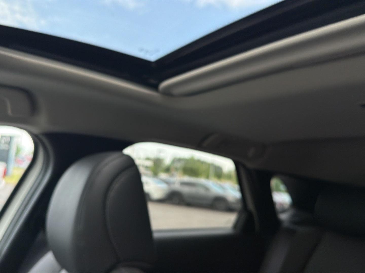 Used 2025 Snowflake White Pearl Mazda 2.5 S Preferred Package image 9