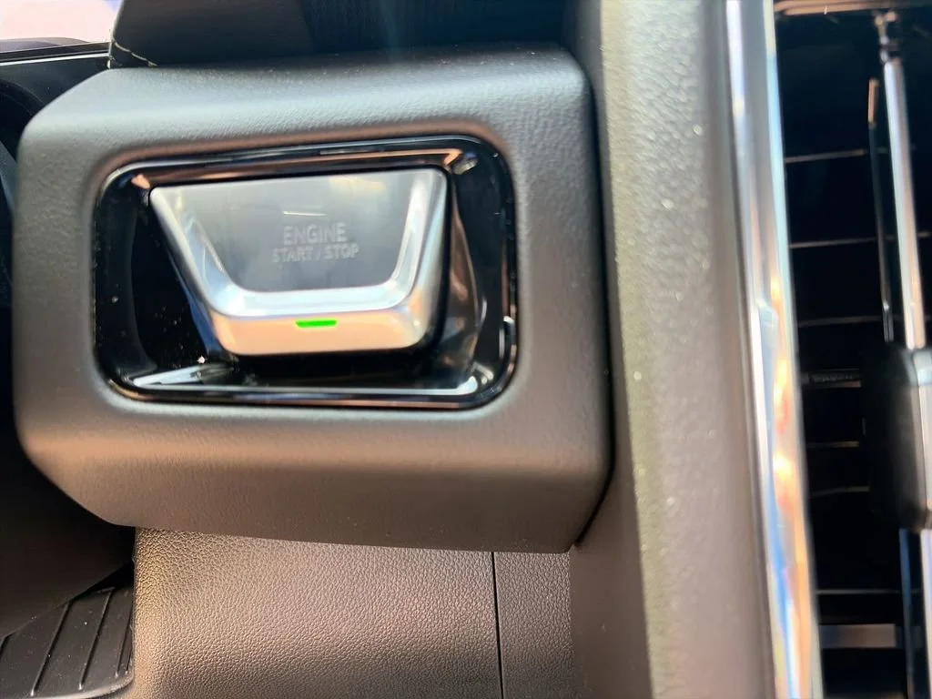 New 2026 Sterling Metallic GMC Elevation image 23