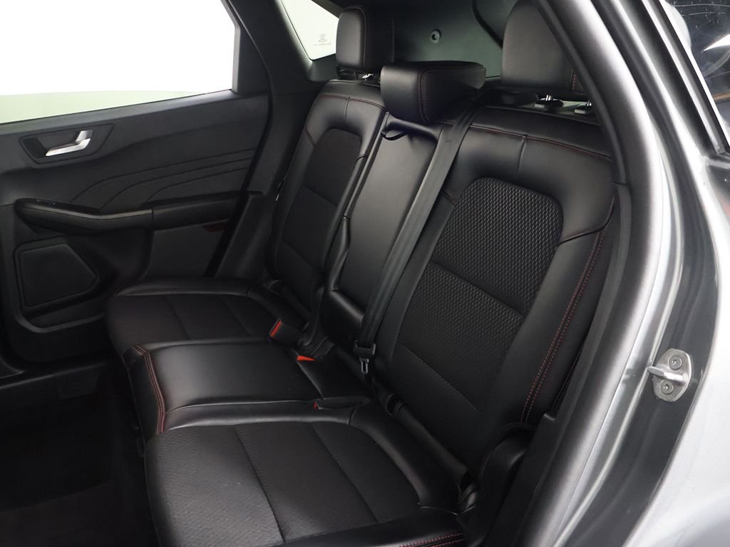 Used 2025 Gray Ford ST-Line image 28