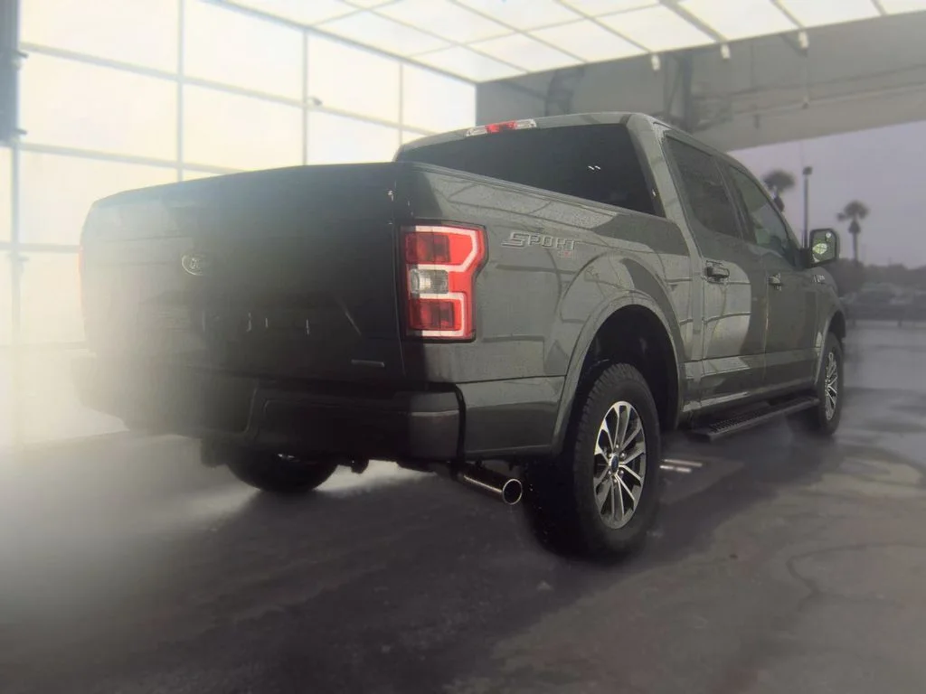 Used 2018 Gray Ford XLT image 9