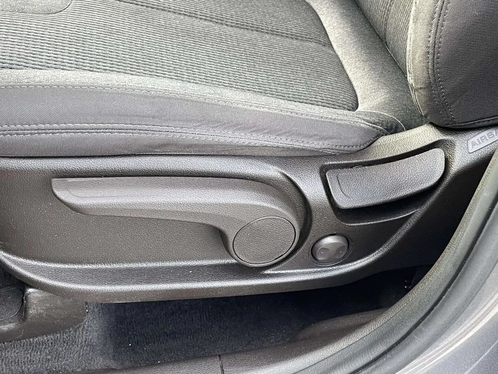 Used 2019 Machine Gray Hyundai SE image 7