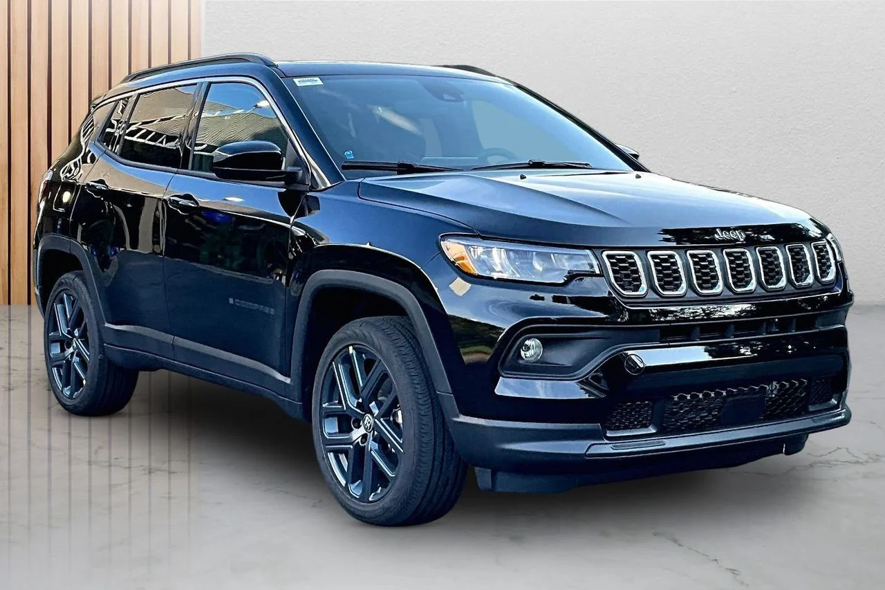 New 2026 Diamond Black Crystal Pearlcoat Jeep Latitude image 1