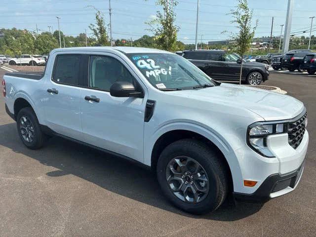 New 2026 Space White Metallic Ford XLT image 9
