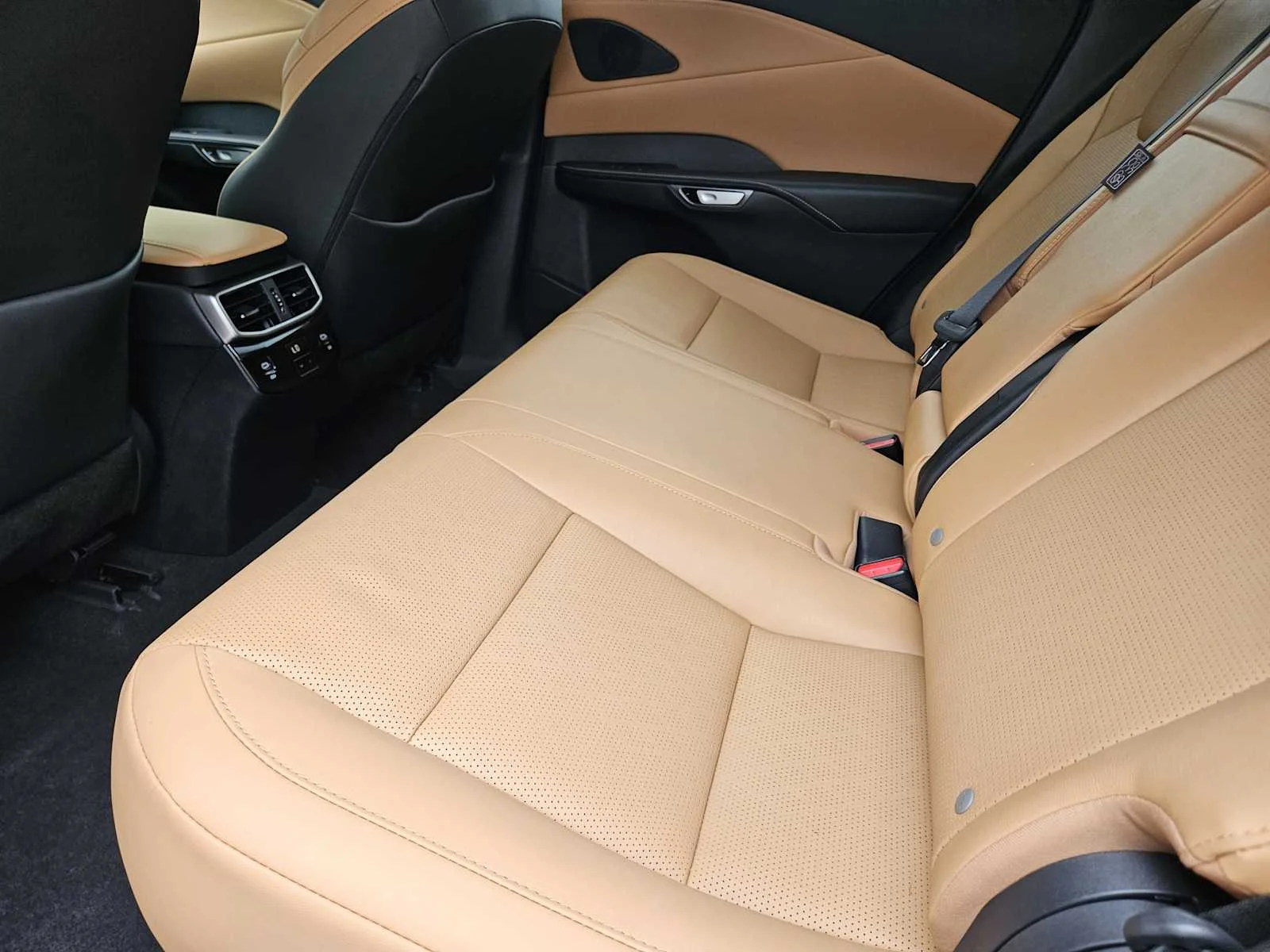 Certified Used 2024 GRAPHITE BLACK GF. Lexus Premium Plus image 22