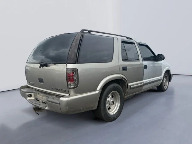 Used 2001 Gray Chevrolet LS image 2