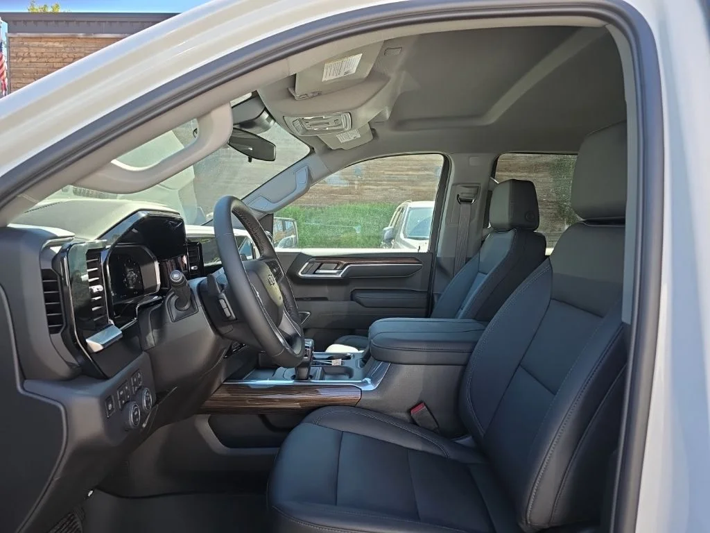New 2026 Summit White Chevrolet LT Trail Boss image 11